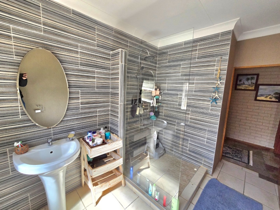 4 Bedroom Property for Sale in La Provance Free State